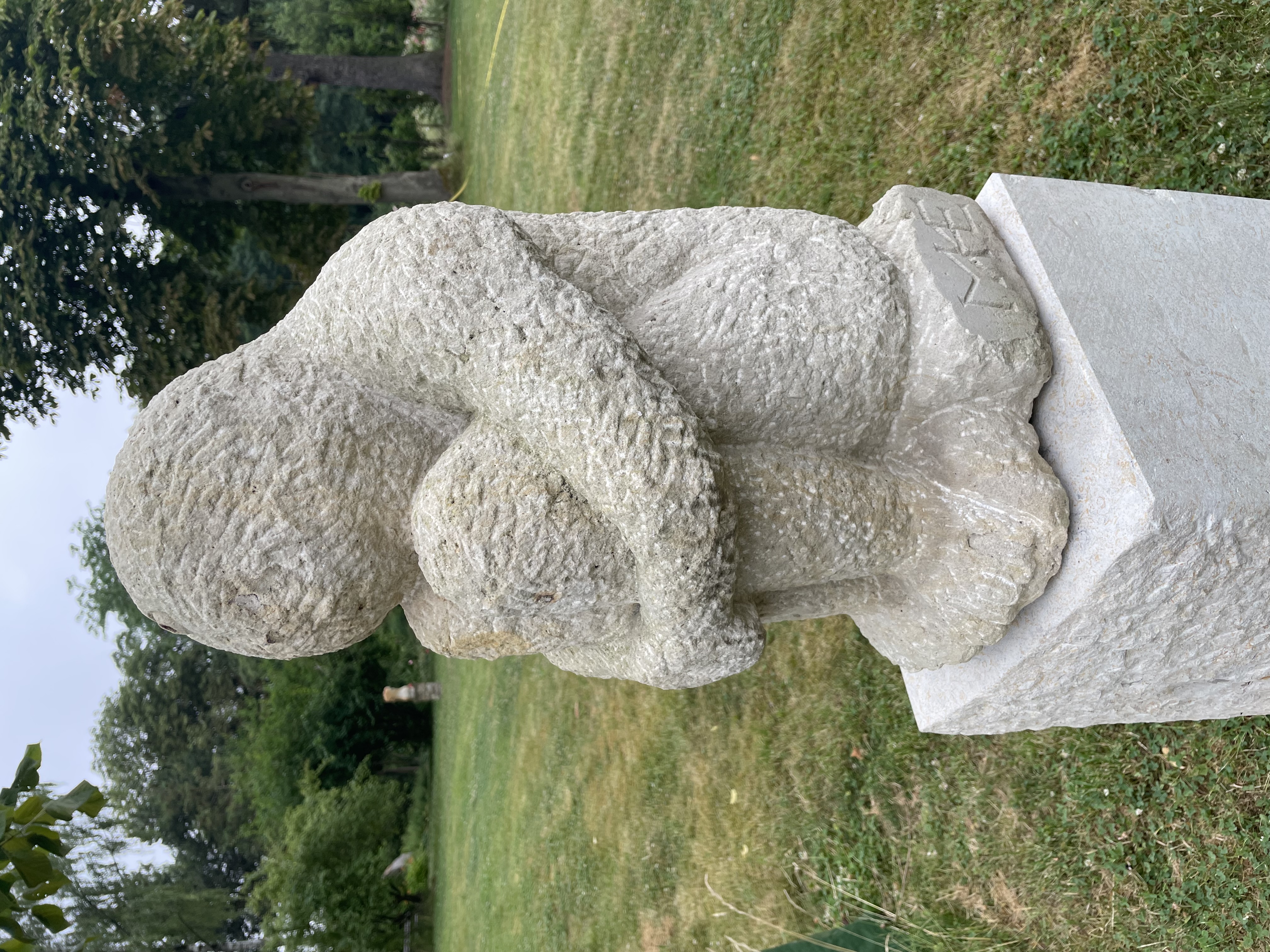 Sandstein, 55cm hoch, Preis: 3.000,00 €