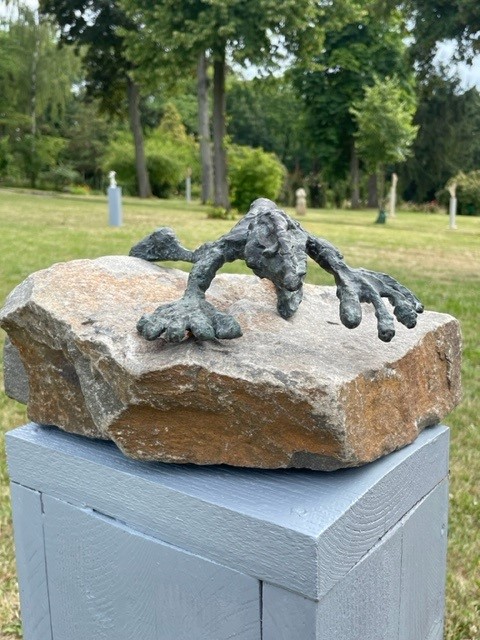 Bronzeguß patiniert auf Stein, 11cm hoch, Preis: 980,00 €