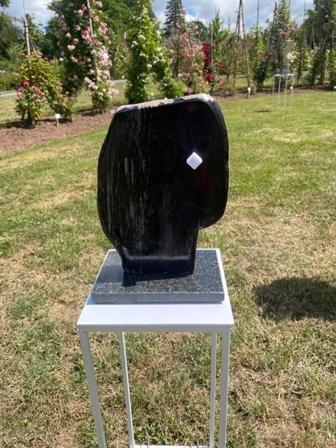 Oxalstein, Granit/ Preis: 1.200,00 €